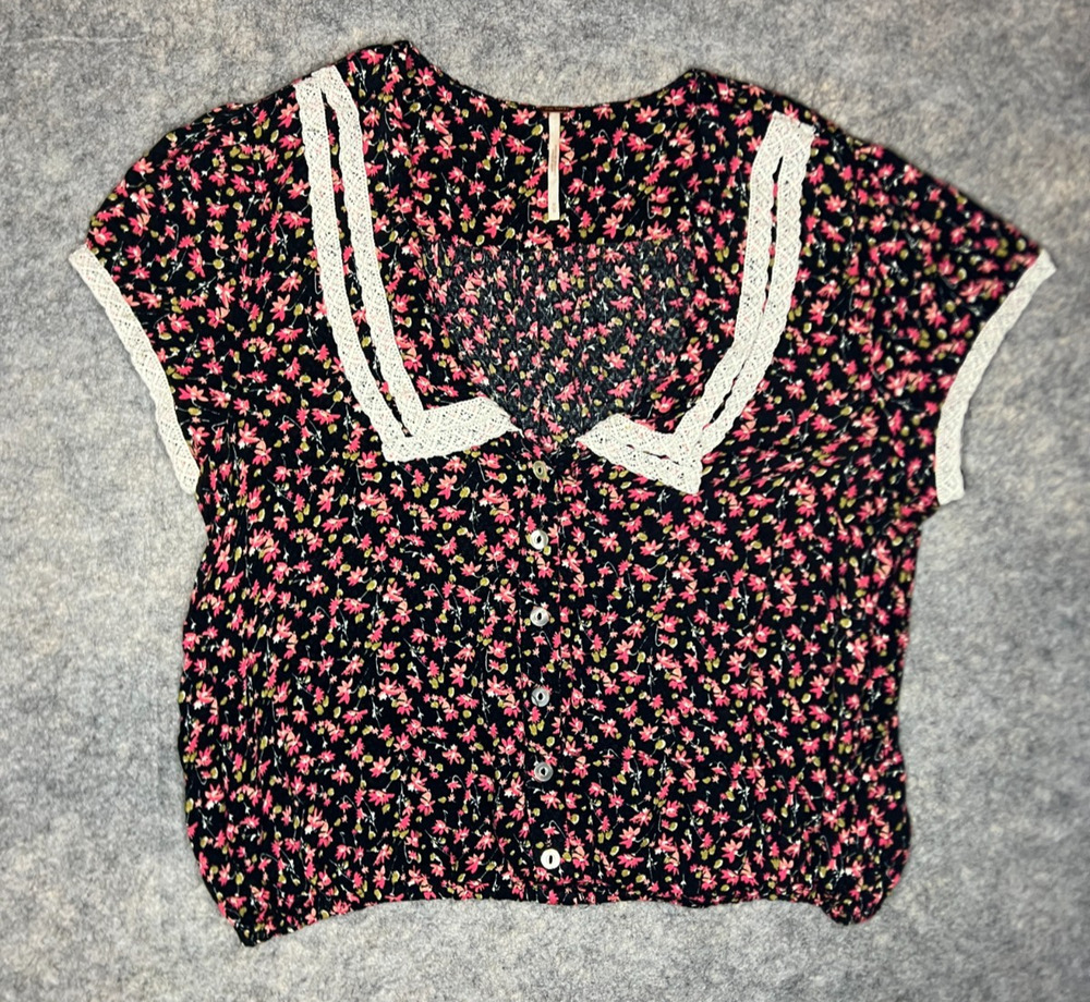 Free People Floral Print Sheer Lace Trim Short Sleve Pullover Blouse Size Medium
